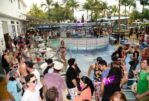 Enjoy Miami's Very Best Hookup Bars - AdultHookup