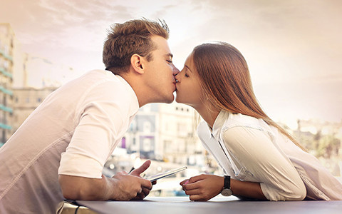 How To Handle Embarrassing Moments During Hookups 8